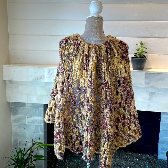 Hand Made Open Knit Poncho Ons Size EUC - Picture 4 of 8